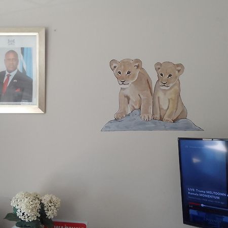 Birdville Bnb Guest House Gaborone Ngoại thất bức ảnh