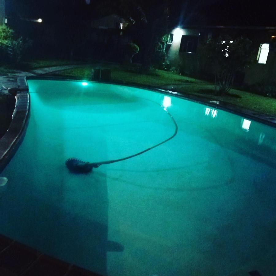 Birdville Bnb Guest House Gaborone Ngoại thất bức ảnh