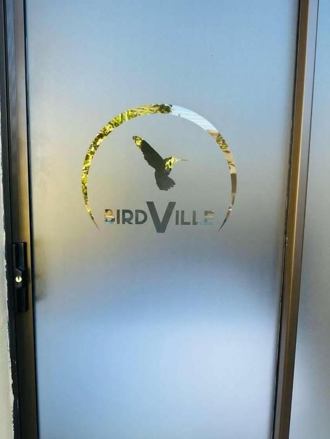 Birdville Bnb Guest House Gaborone Ngoại thất bức ảnh