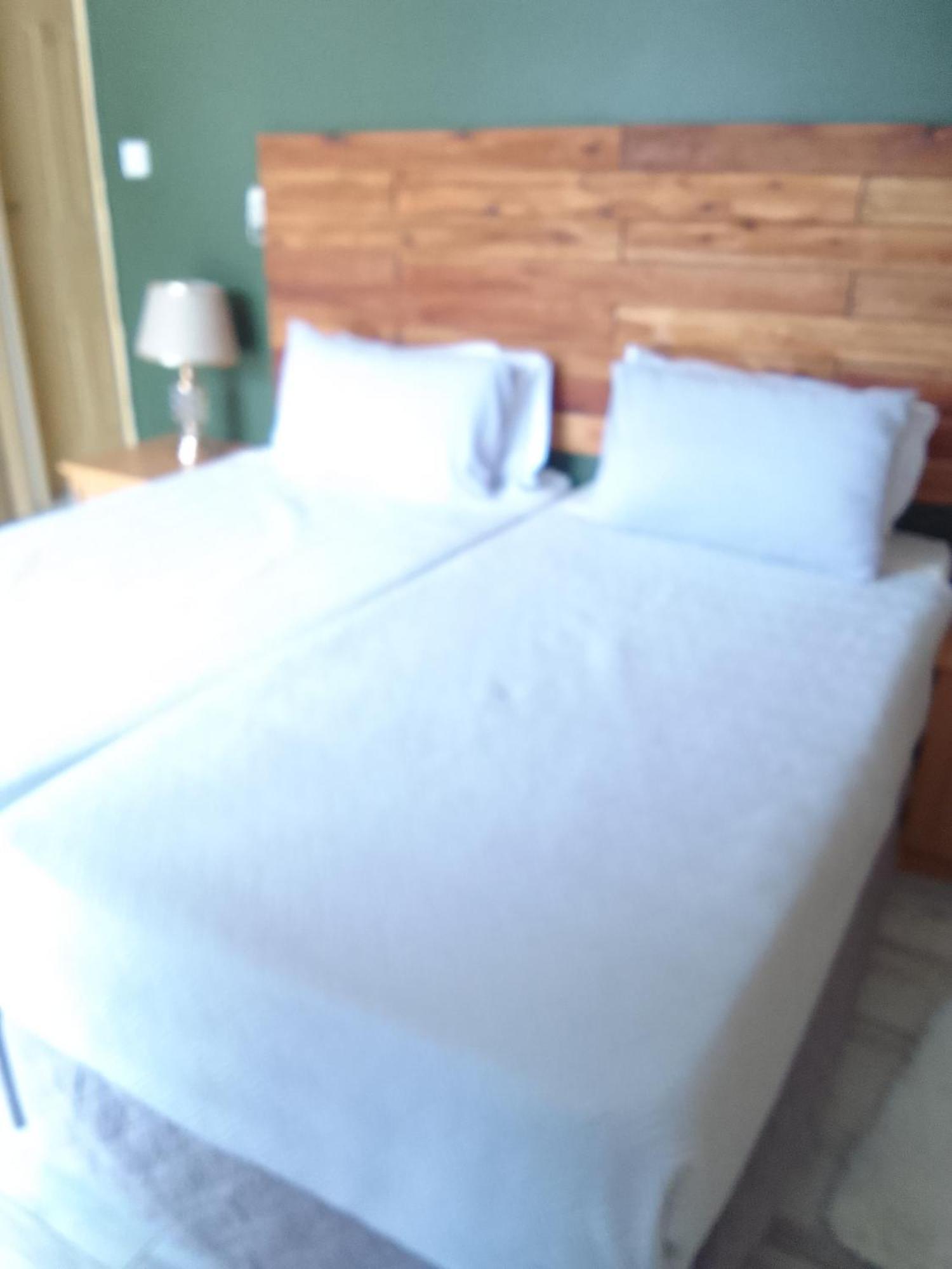 Birdville Bnb Guest House Gaborone Ngoại thất bức ảnh