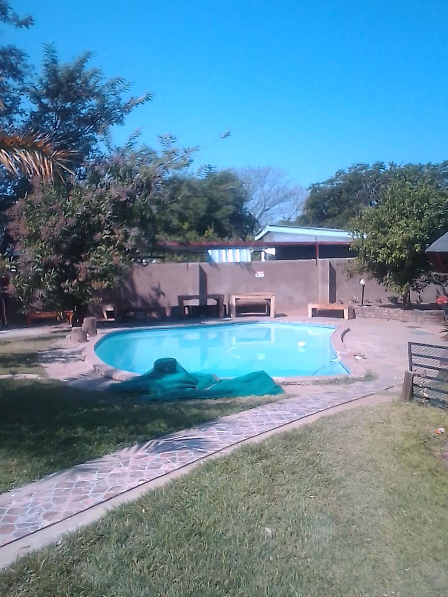 Birdville Bnb Guest House Gaborone Ngoại thất bức ảnh