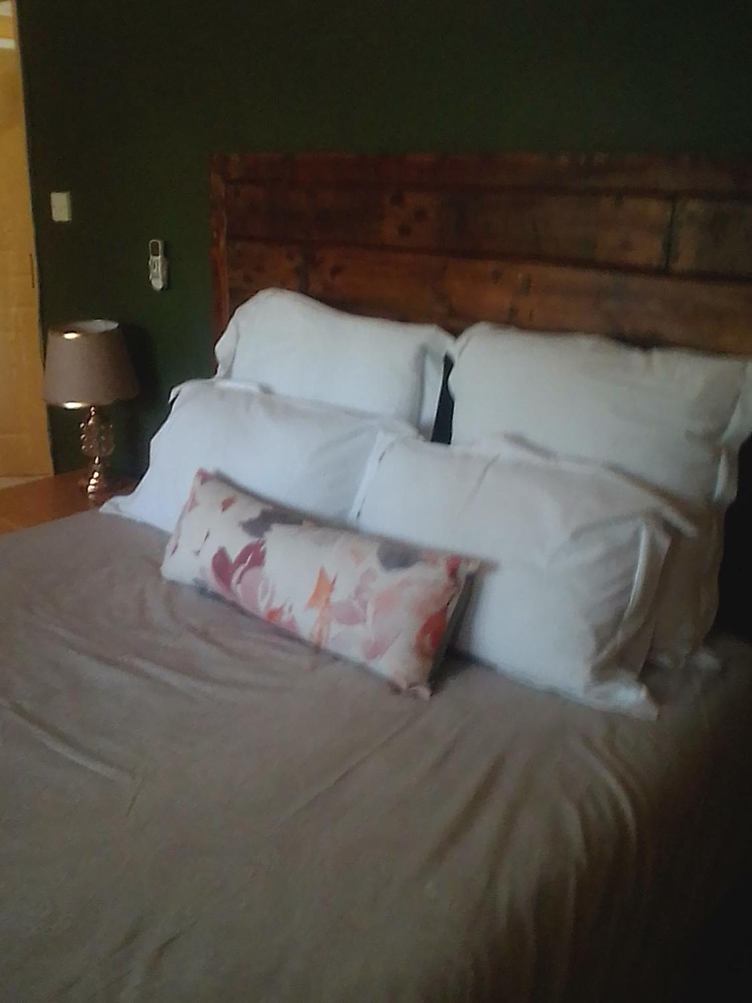 Birdville Bnb Guest House Gaborone Ngoại thất bức ảnh