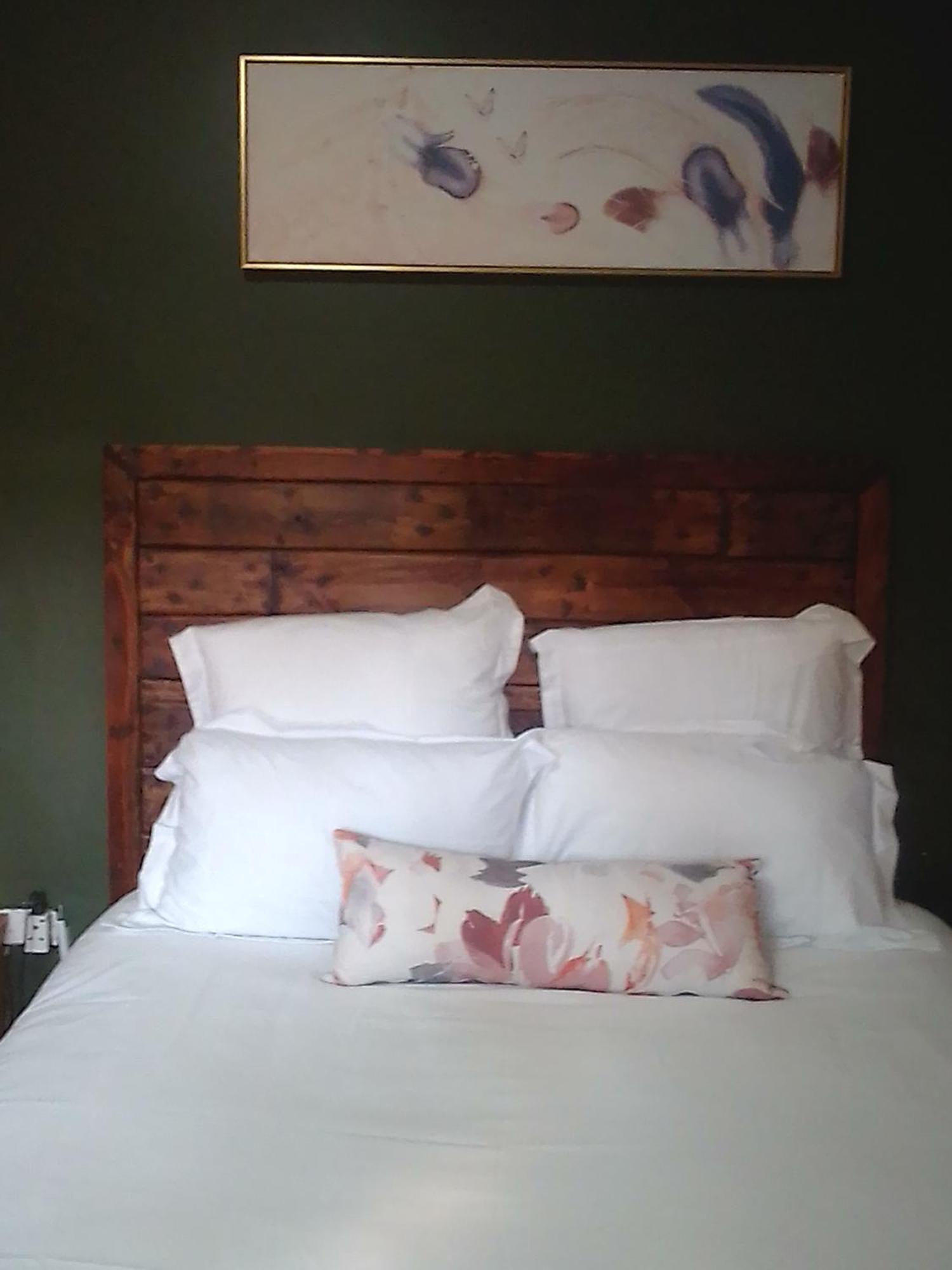Birdville Bnb Guest House Gaborone Ngoại thất bức ảnh