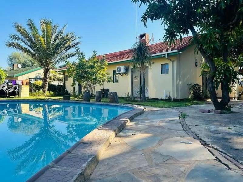 Birdville Bnb Guest House Gaborone Ngoại thất bức ảnh