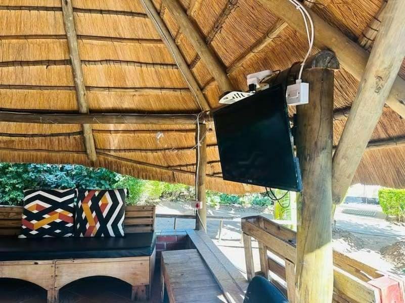 Birdville Bnb Guest House Gaborone Ngoại thất bức ảnh