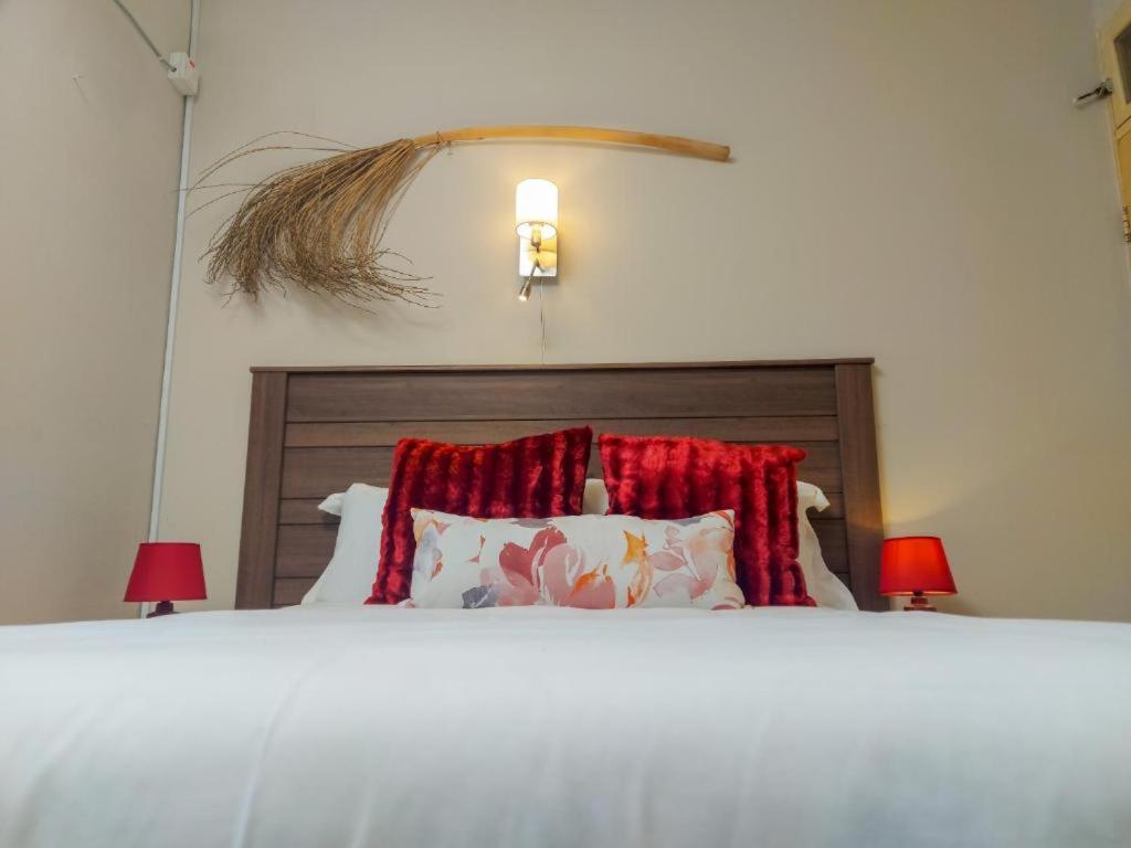 Birdville Bnb Guest House Gaborone Ngoại thất bức ảnh