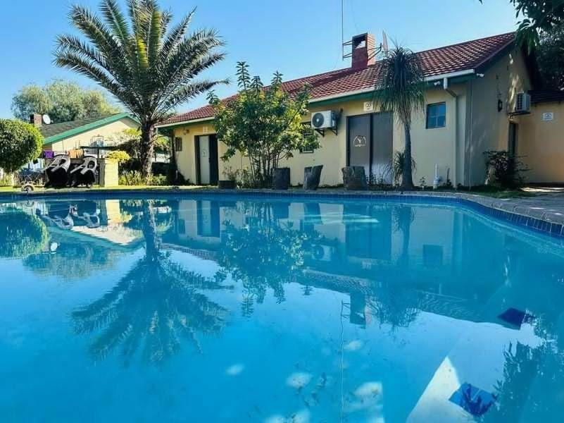 Birdville Bnb Guest House Gaborone Ngoại thất bức ảnh
